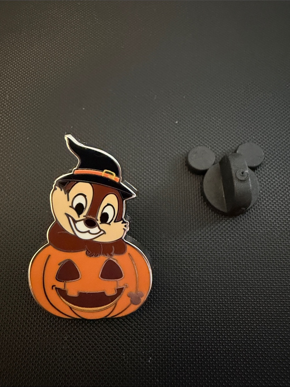 Disney chip Chipmunk Jack-o'-Lantern Enamel Pin in Orange and Black